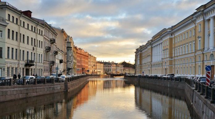 Обзорные водные экскурсии по рекам и каналам Обзорные водные экскурсии по рекам и каналам